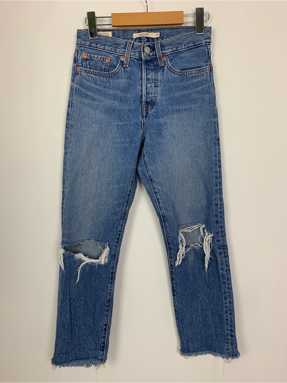 LEVI'S Wedgie Jeans - Picture 2 of 11